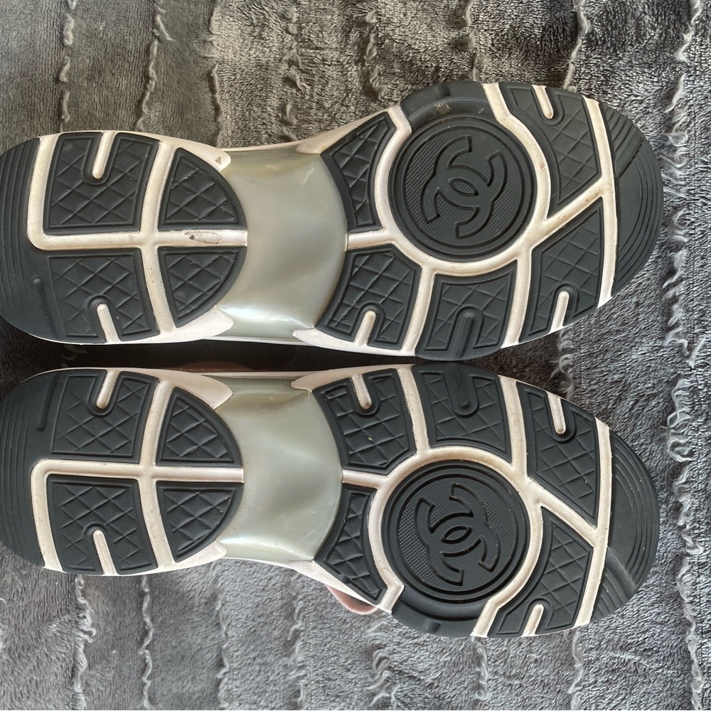 Women’s Chanel CC Logo Pink Sneakers sz 40 or US size 9.5 - Picture 10 of 13